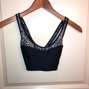 Lululemon like new Black sports bra w mesh sz 6